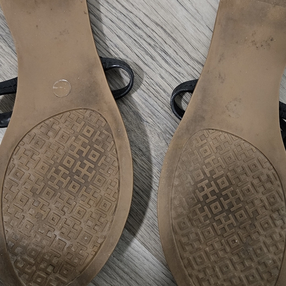 Tory Burch Mini Miller Leather Thong Sandals - Picture 4 of 5